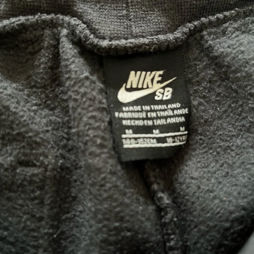 Nike SB Youth Sweatpants Black Gray Logo | Size M (10–12)